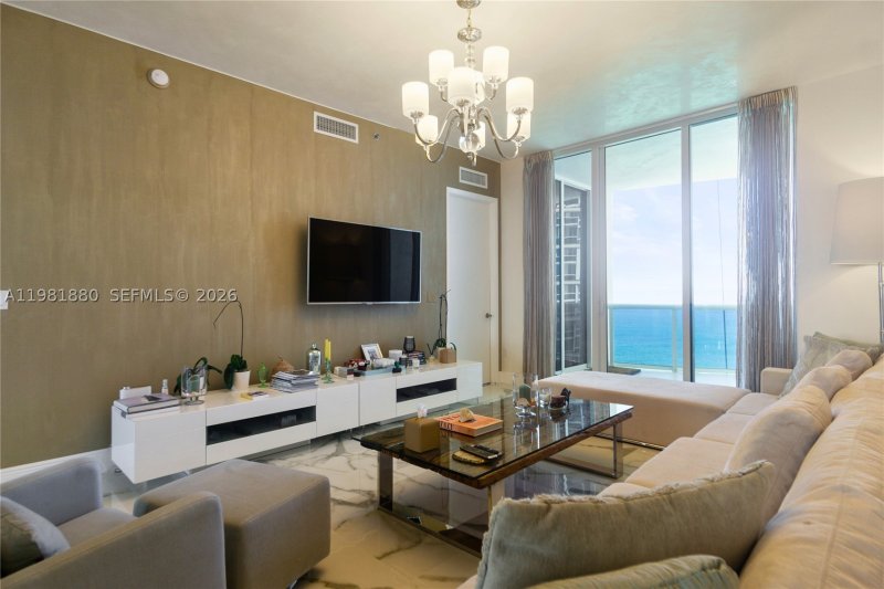 Comprar apartamento no Trump Tower Three 2606