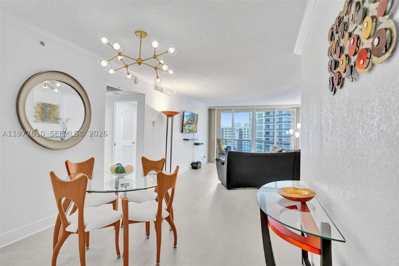 Apartment for rent at The Wave Condo 1615 (Availa