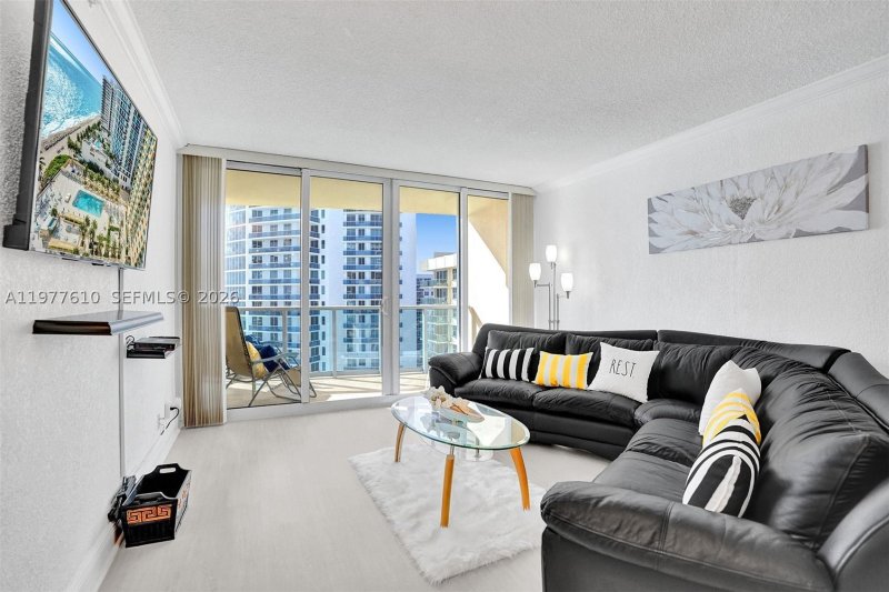 Apartment for rent at The Wave Condo 1615 (Availa