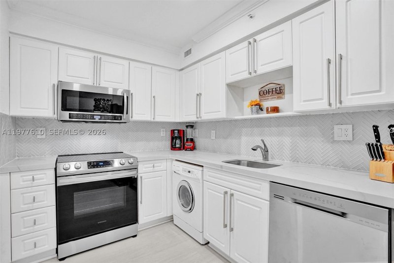 Apartment for rent at The Wave Condo 1615 (Availa