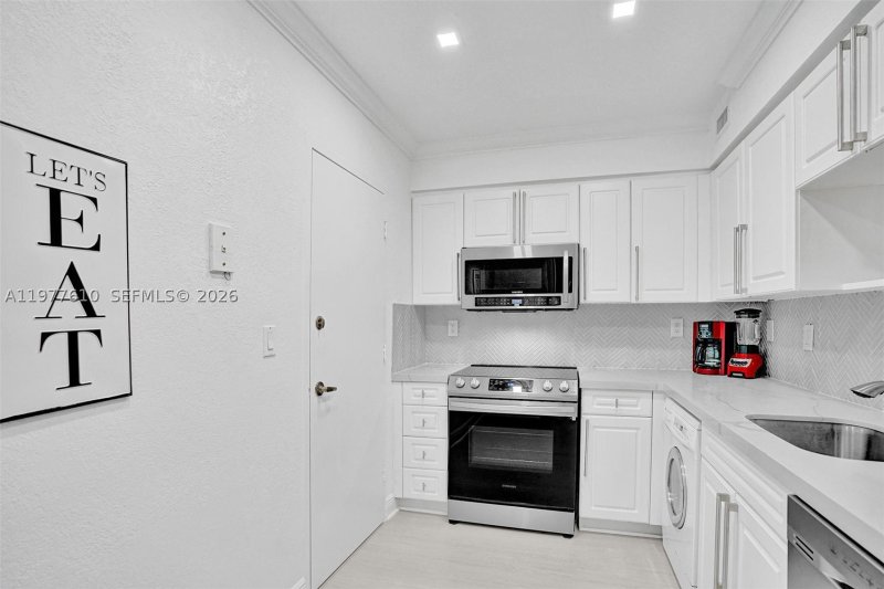 Apartment for rent at The Wave Condo 1615 (Availa