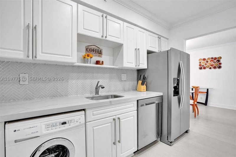 Apartment for rent at The Wave Condo 1615 (Availa