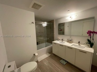 Alquiler de apartamento en Brickell House Condo 1100