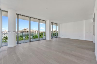 Comprar apartamento en La Baia South 702