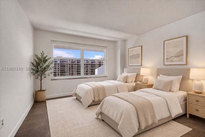 Condo for sale at Commodore Club South 1009