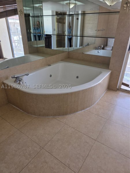 Apartment for rent at Turnberry Towers 2E