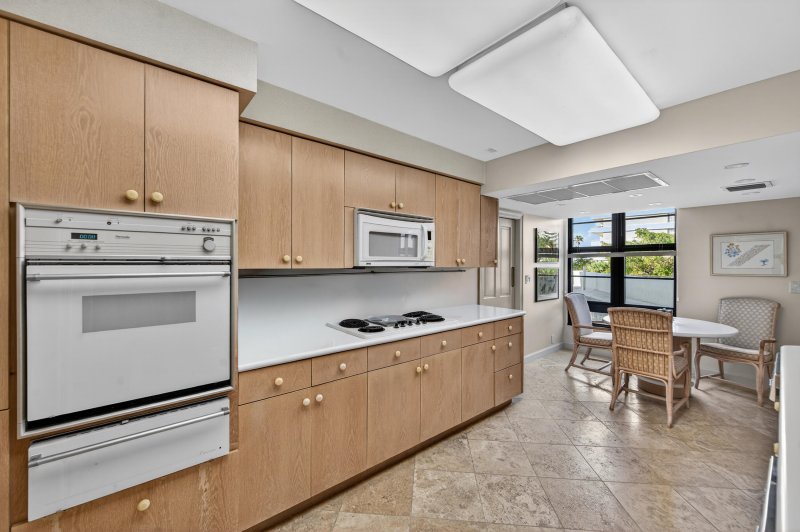 Condo for sale at Tower House 302