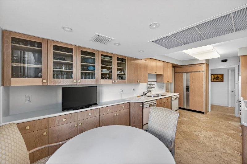 Condo for sale at Tower House 302