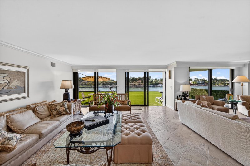 Condo for sale at Tower House 302