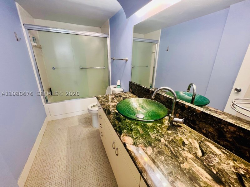 Apartment for rent at King Cole 411