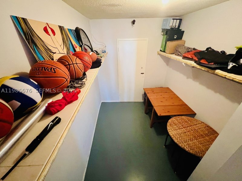 Apartment for rent at King Cole 411