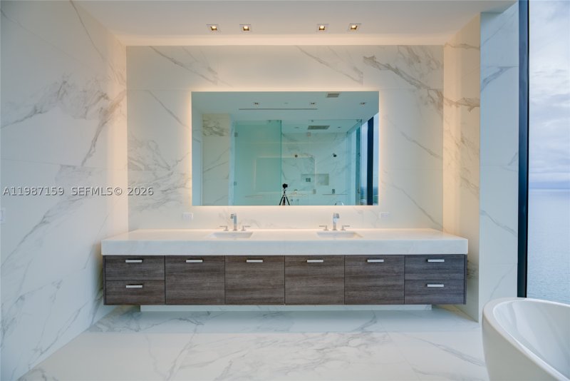 Comprar apartamento en Muse Sunny Isles Beach 4501/4601