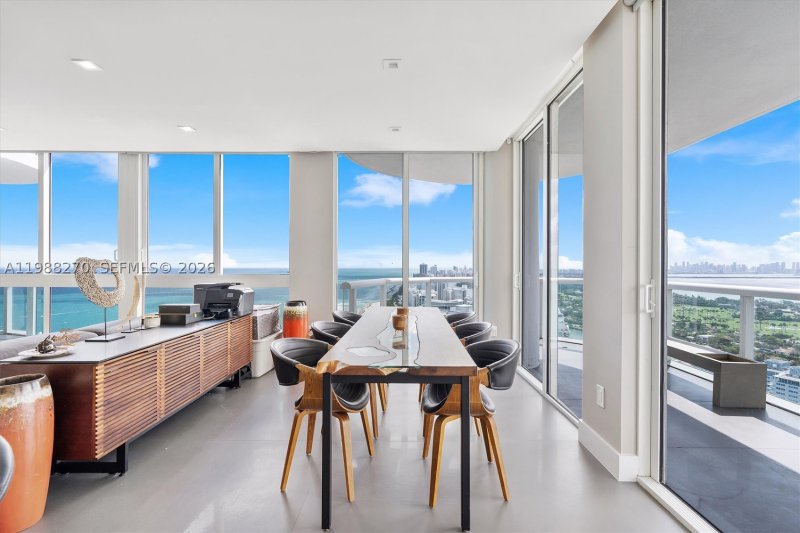 Comprar apartamento en Akoya 4307