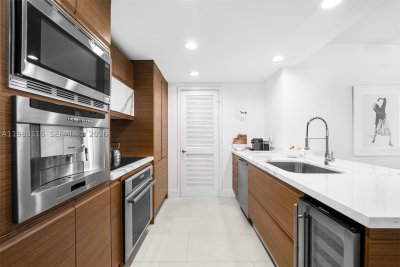 Comprar apartamento no Mei Miami Beach Condo 906