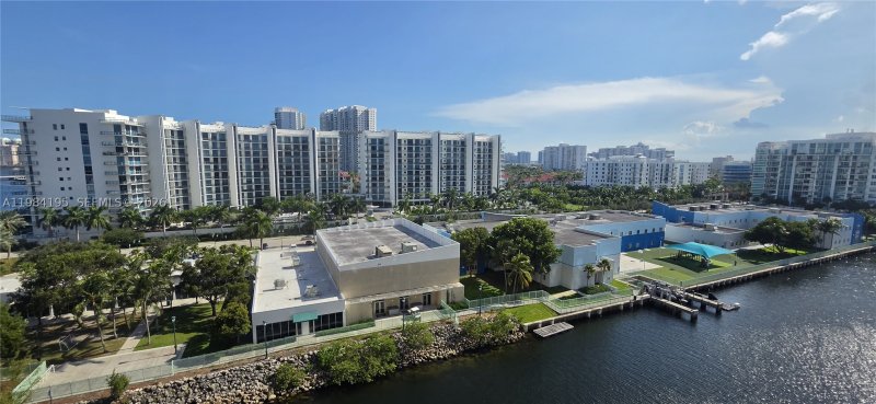 Alquiler de apartamento en Aventura Marina II 1018