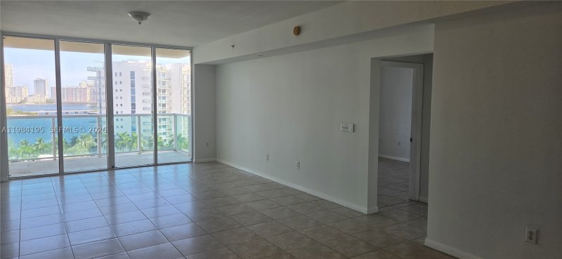 Alquiler de apartamento en Aventura Marina II 1018