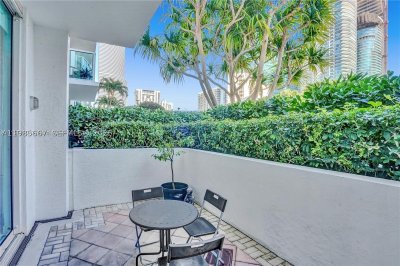 Aluguel de apartamento no Brickell on the River North 1110