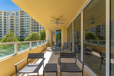 Comprar apartamento en Grand Bay Tower 307