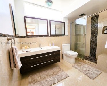 Aluguel de apartamento no Admirals Port Condos 905E