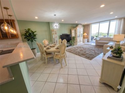 Aluguel de apartamento no Admirals Port Condos 905E