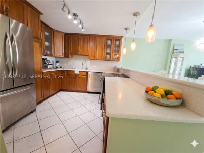 Aluguel de apartamento no Admirals Port Condos 905E