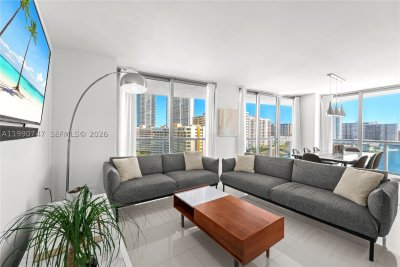 Comprar apartamento no Beachwalk T1001