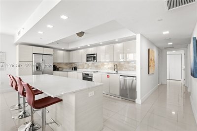 Comprar apartamento no Beachwalk T1001