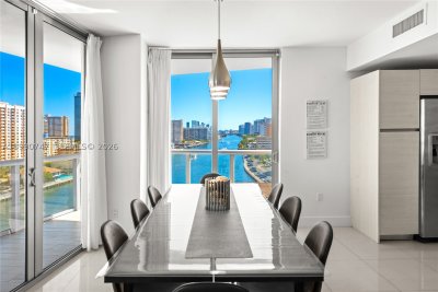 Comprar apartamento no Beachwalk T1001
