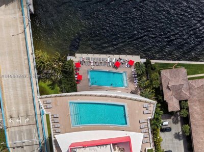 Comprar apartamento no Beachwalk T1001
