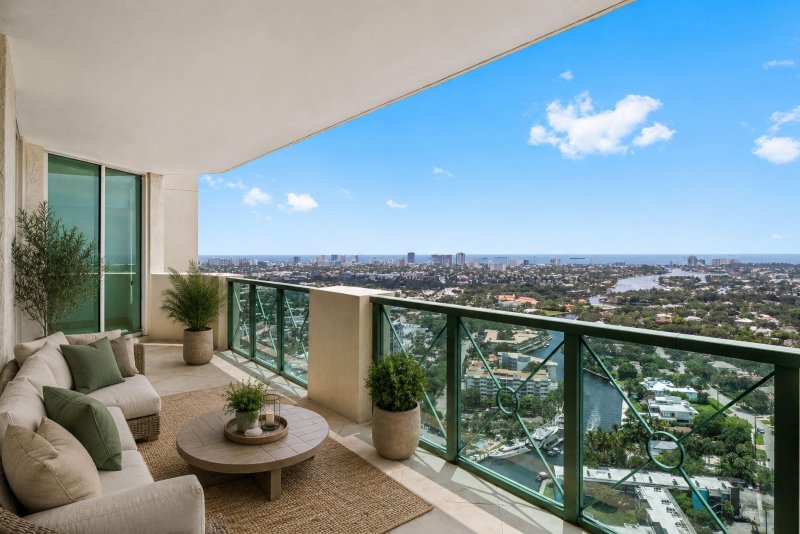 Condo for sale at Las Olas Grand 3605