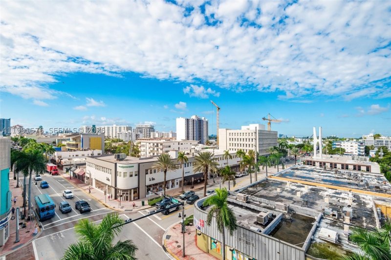 Condo for sale at Burleigh House 625