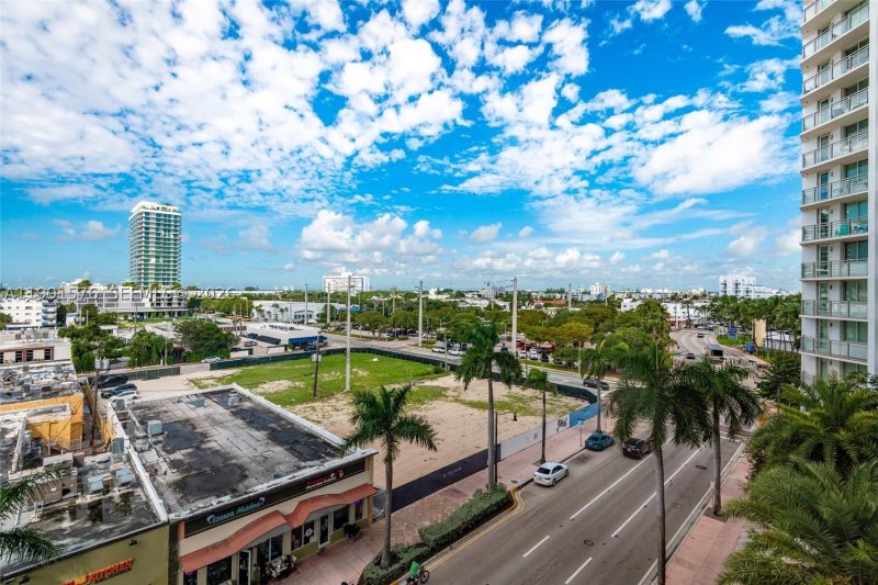 Condo for sale at Burleigh House 625