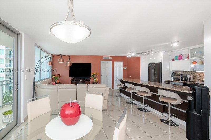 Condo for sale at Burleigh House 625