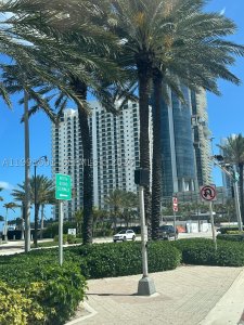 Comprar apartamento en M Resort Residences 802