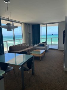 Comprar apartamento en M Resort Residences 802