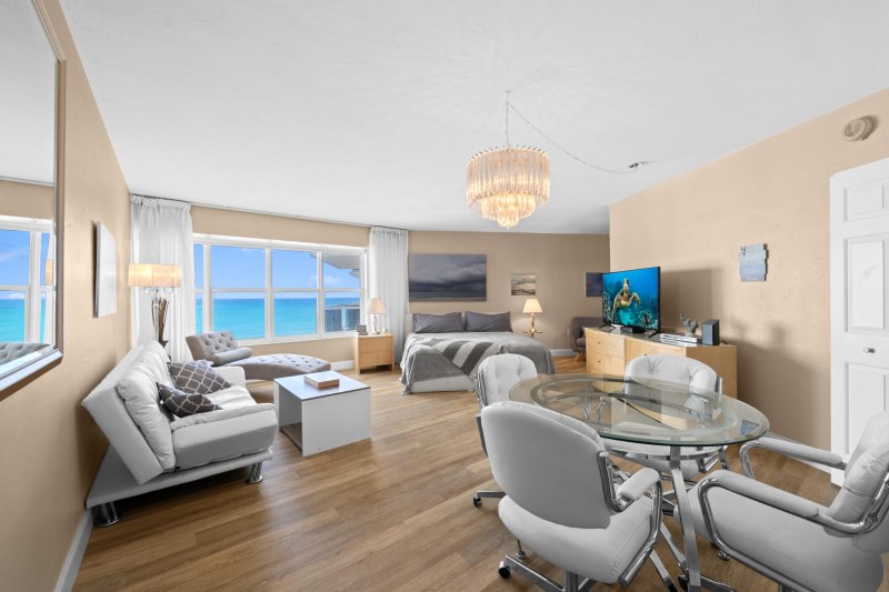 Apartment for rent at Royal Ambassador 702