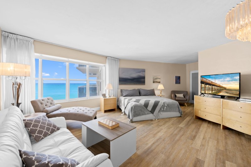 Royal Ambassador Apt #702