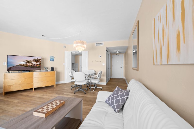 Apartment for rent at Royal Ambassador 702
