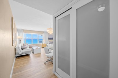 Aluguel de apartamento no Royal Ambassador 702