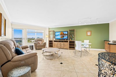 Comprar apartamento en Royal Ambassador 612