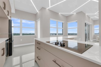 Comprar apartamento en Del Prado South Tower PH04