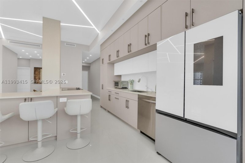 Condo for sale at Del Prado South Tower PH04
