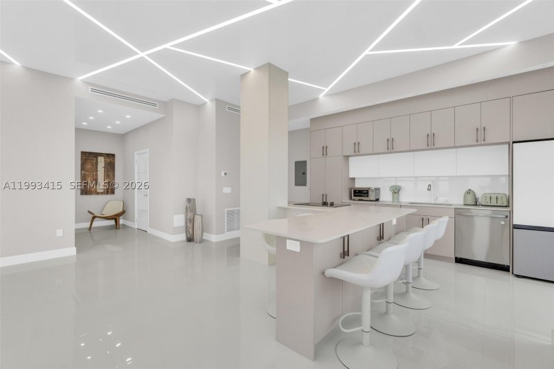 Condo for sale at Del Prado South Tower PH04