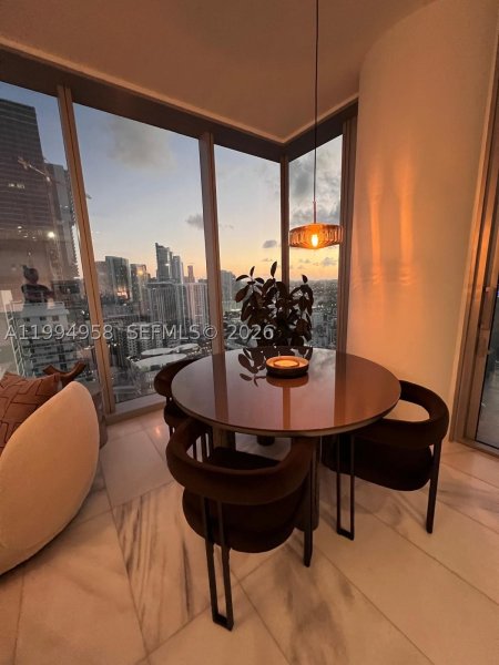 Comprar apartamento no Missoni Baia 2805