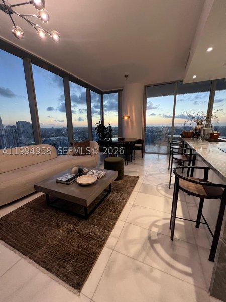 Comprar apartamento no Missoni Baia 2805
