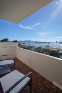 Comprar apartamento en Bayshore Yacht Tennis Club 501
