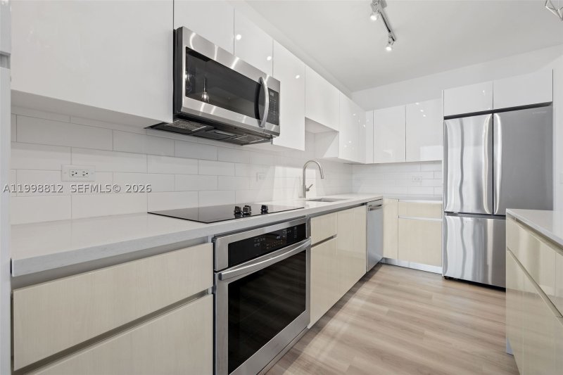 Apartment for rent at Mondrian Hallandale 1004