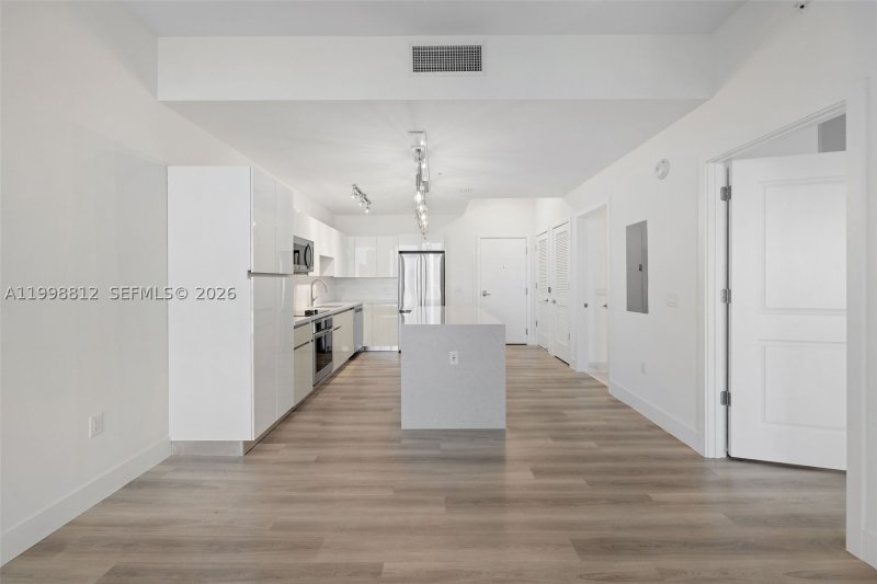 Apartment for rent at Mondrian Hallandale 1004