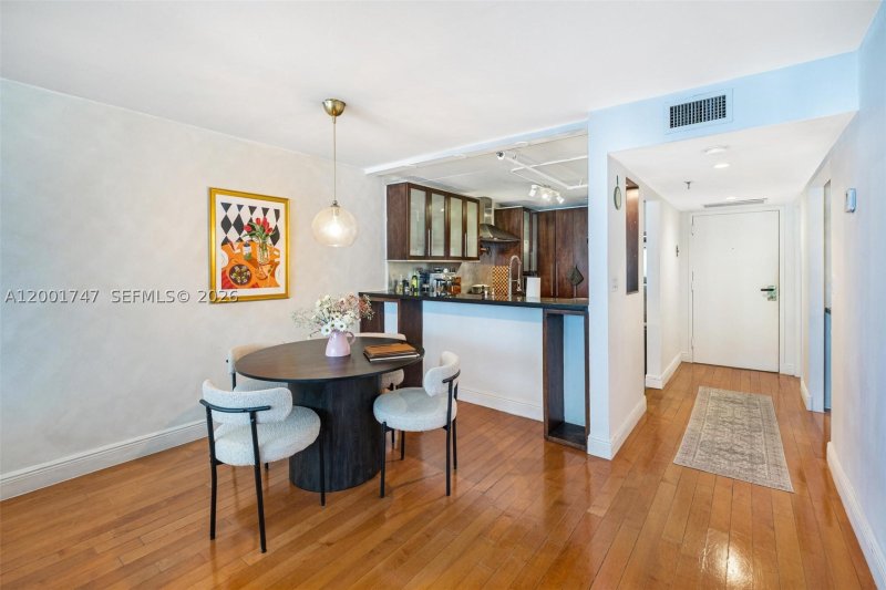 Condo for sale at The Venetia 26F