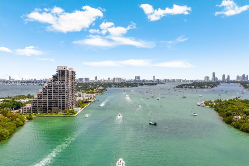 Condo for sale at 1000 Venetian Way 408